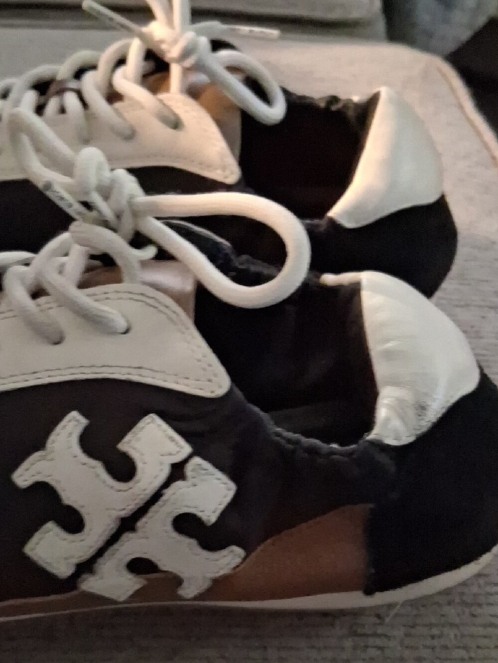 Tory Burch Brown and Black Logo Detail Sneakers - Picture 4 of 11